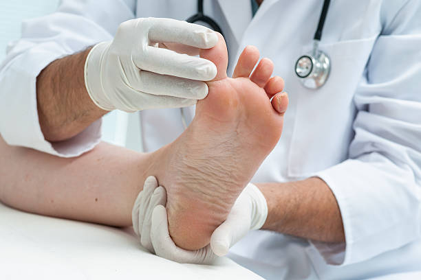 Curing toenail fungus: